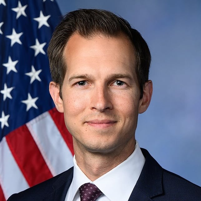 Rep._Jake_Auchincloss_218th_Congress_Portrait